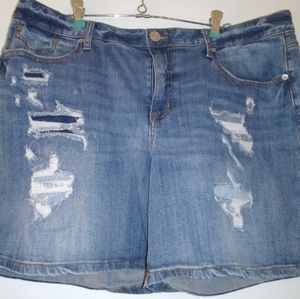Maurices Womans Jean Shorts Size 16